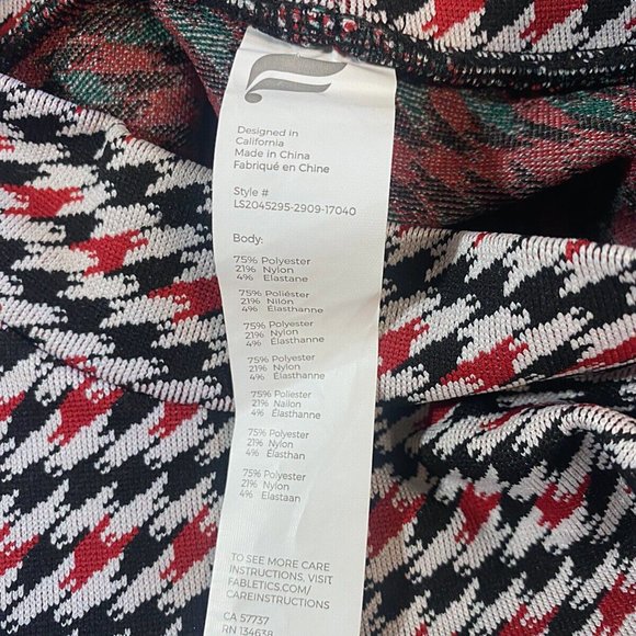 Fabletics Camryn Houndstooth Print Seamless Fitted Long Sleeve Cropped Top - Picture 16 of 16